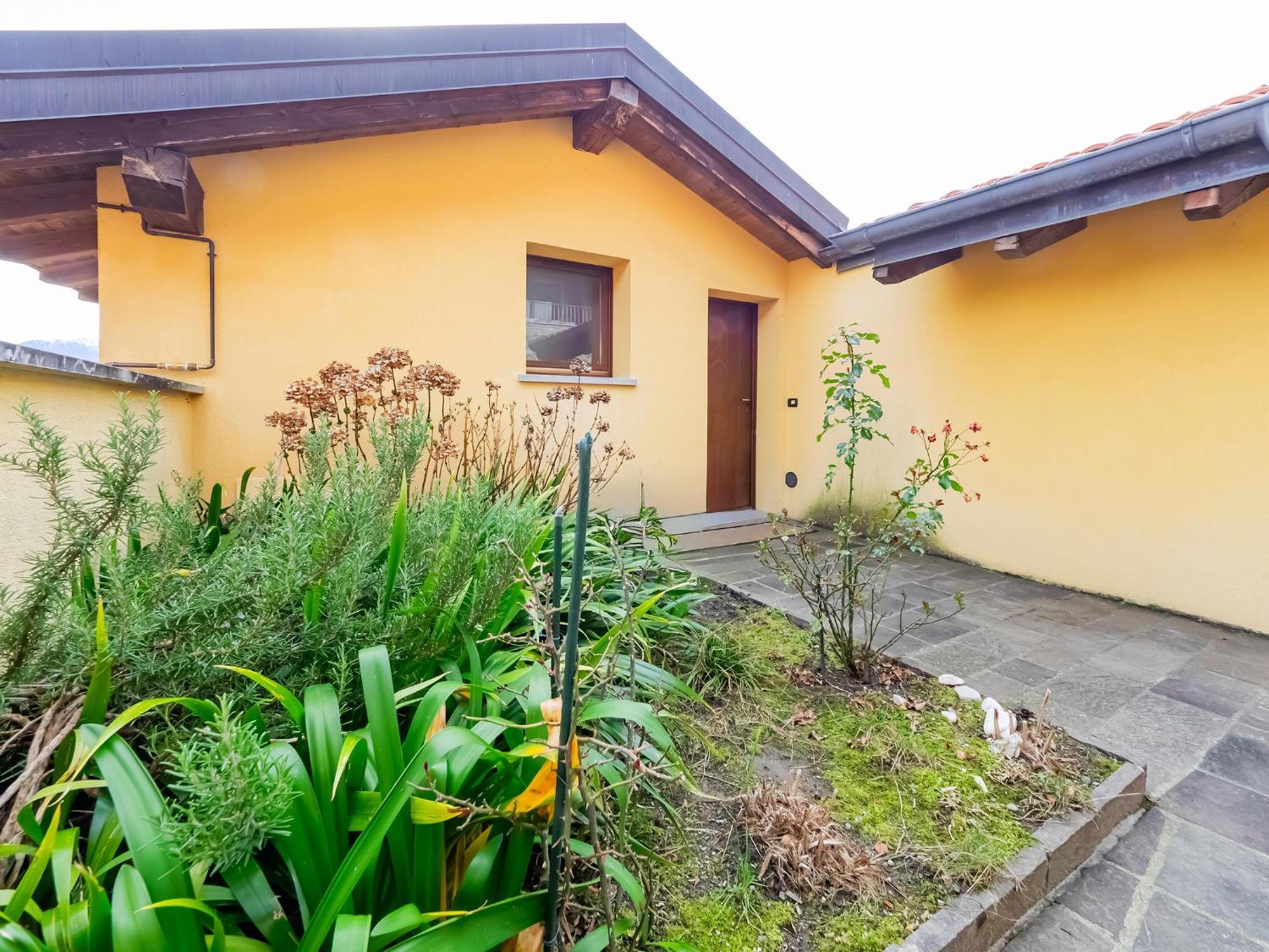 Ferienwohnung Rododendro House Relax Morbio Exterior foto